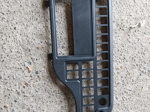 Накладка панели приборов правая под комбин. нов. обр.