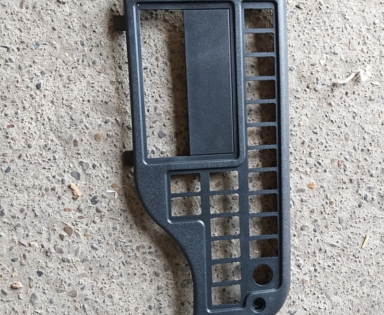 Накладка панели приборов правая под комбин. нов. обр.