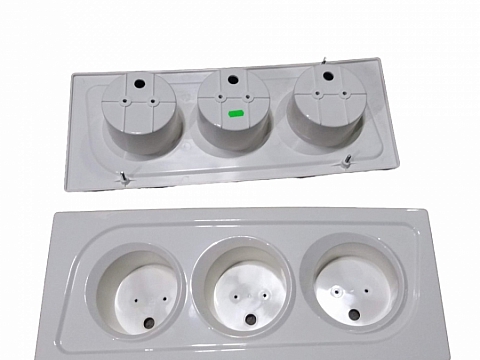 Панель облицовочная задних фонарей (правая) (ПАЗ-32053, 4234 рестайлинг) (наруж. облицовка)