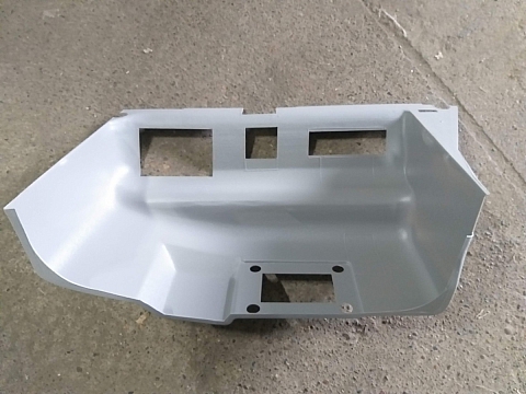 Панель под щитком приборов