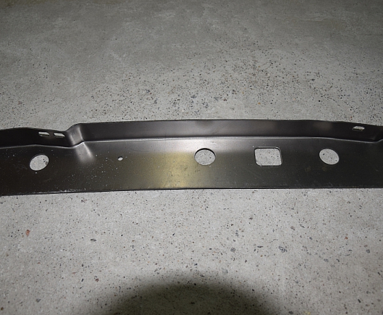 Уголок крепления панели задних фонарей правый  ПАЗ